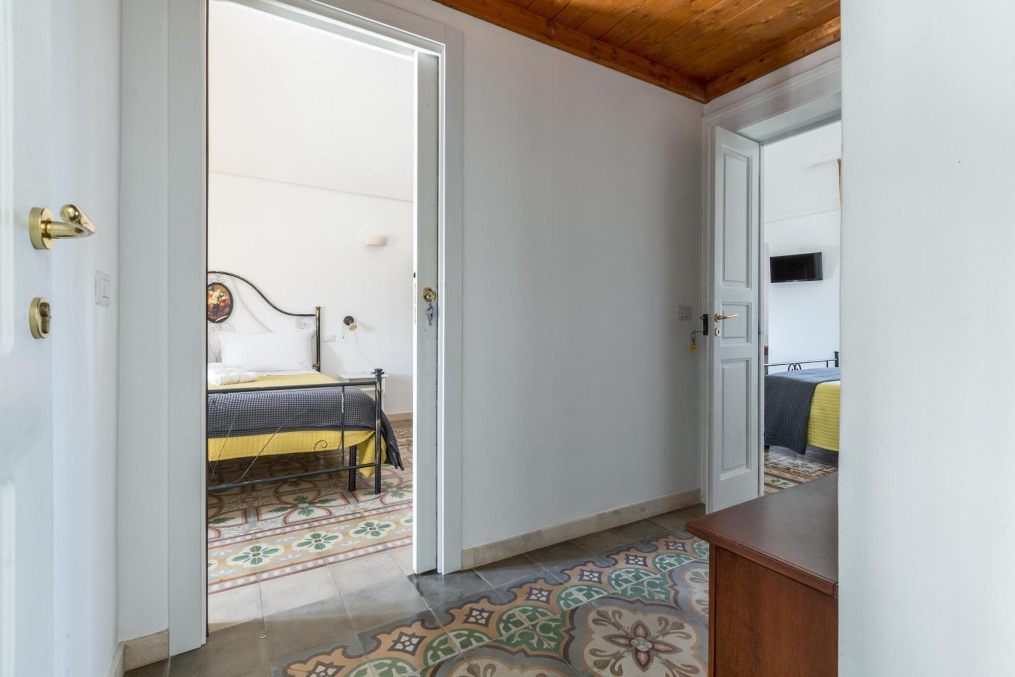 Agriturismo Donna Teresa Villa มอตโตลา ภายนอก รูปภาพ
