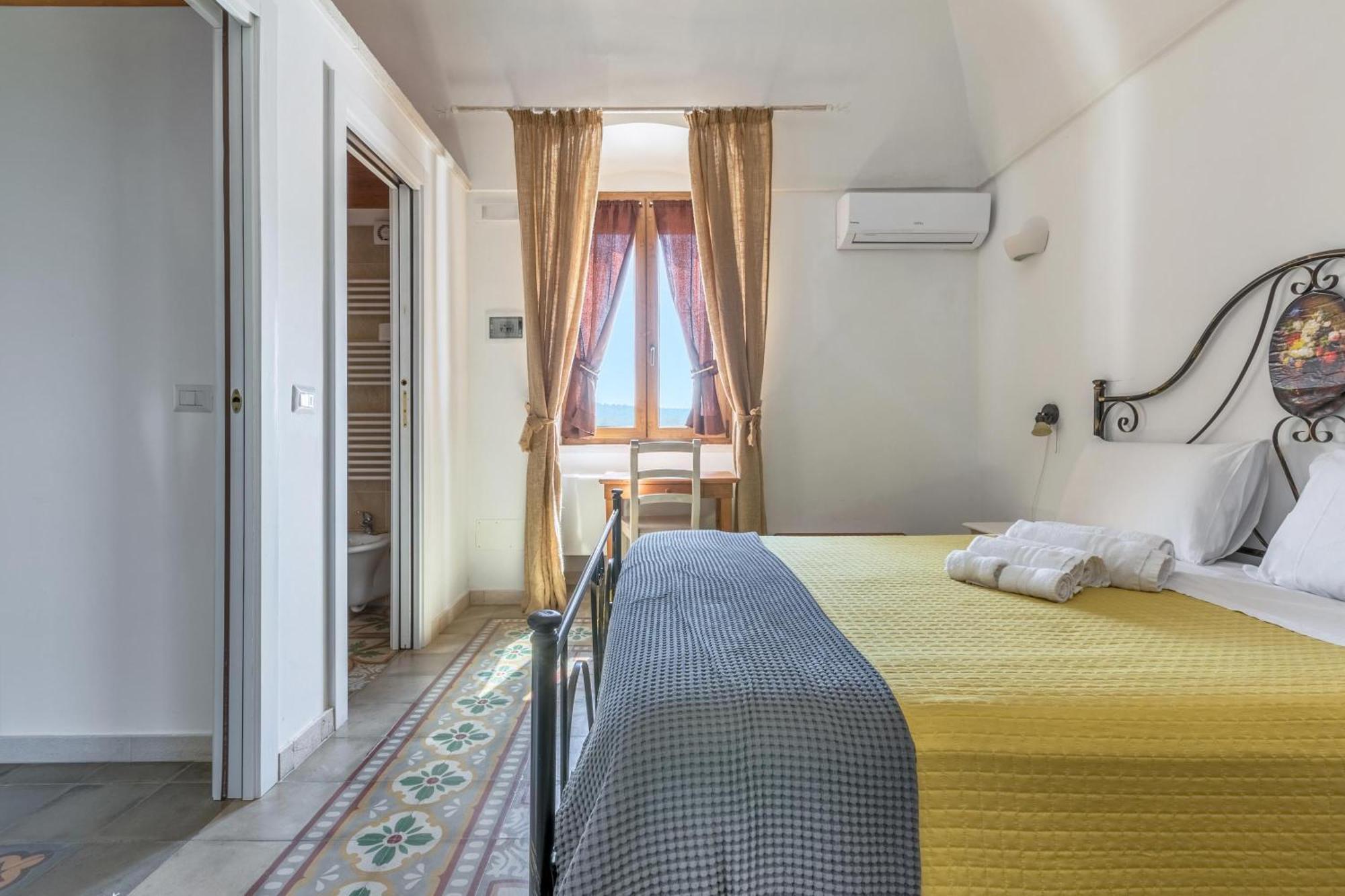 Agriturismo Donna Teresa Villa มอตโตลา ภายนอก รูปภาพ