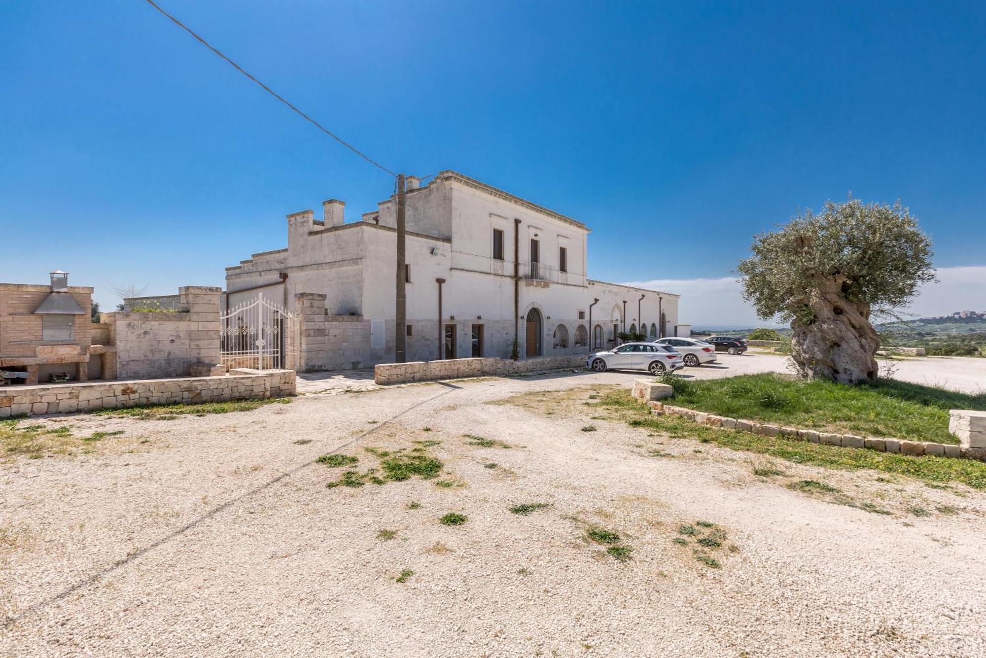 Agriturismo Donna Teresa Villa มอตโตลา ภายนอก รูปภาพ
